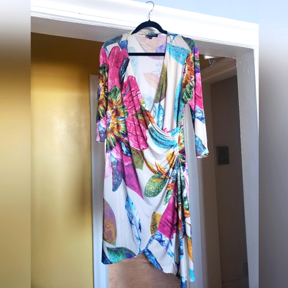 Gorgeous lightweight floral dress. Spring, summer dress. Faux Wrap dress.